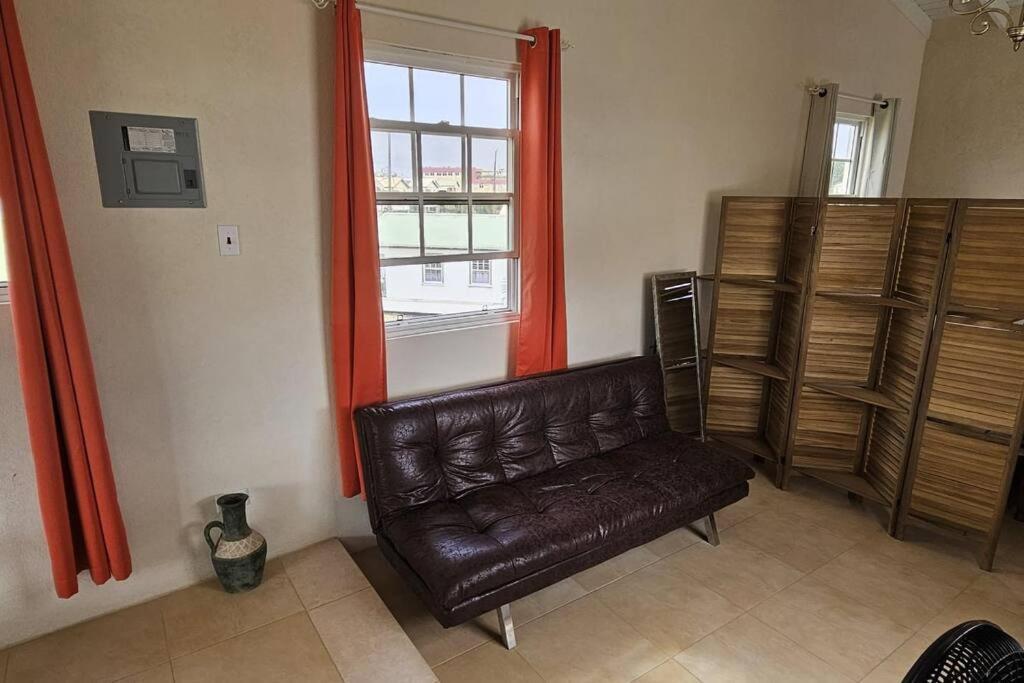 Seclusion Studio Apartment. Сент-Филип Экстерьер фото